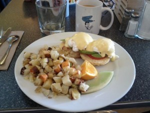 Diner Deluxe - Eggs Benedict with tomoto and avocado